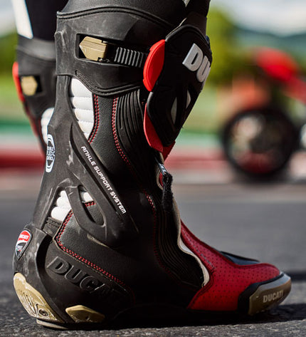 <a href="/collections/boots" title="Ducati Boots"><strong>BOOTS</strong></a>